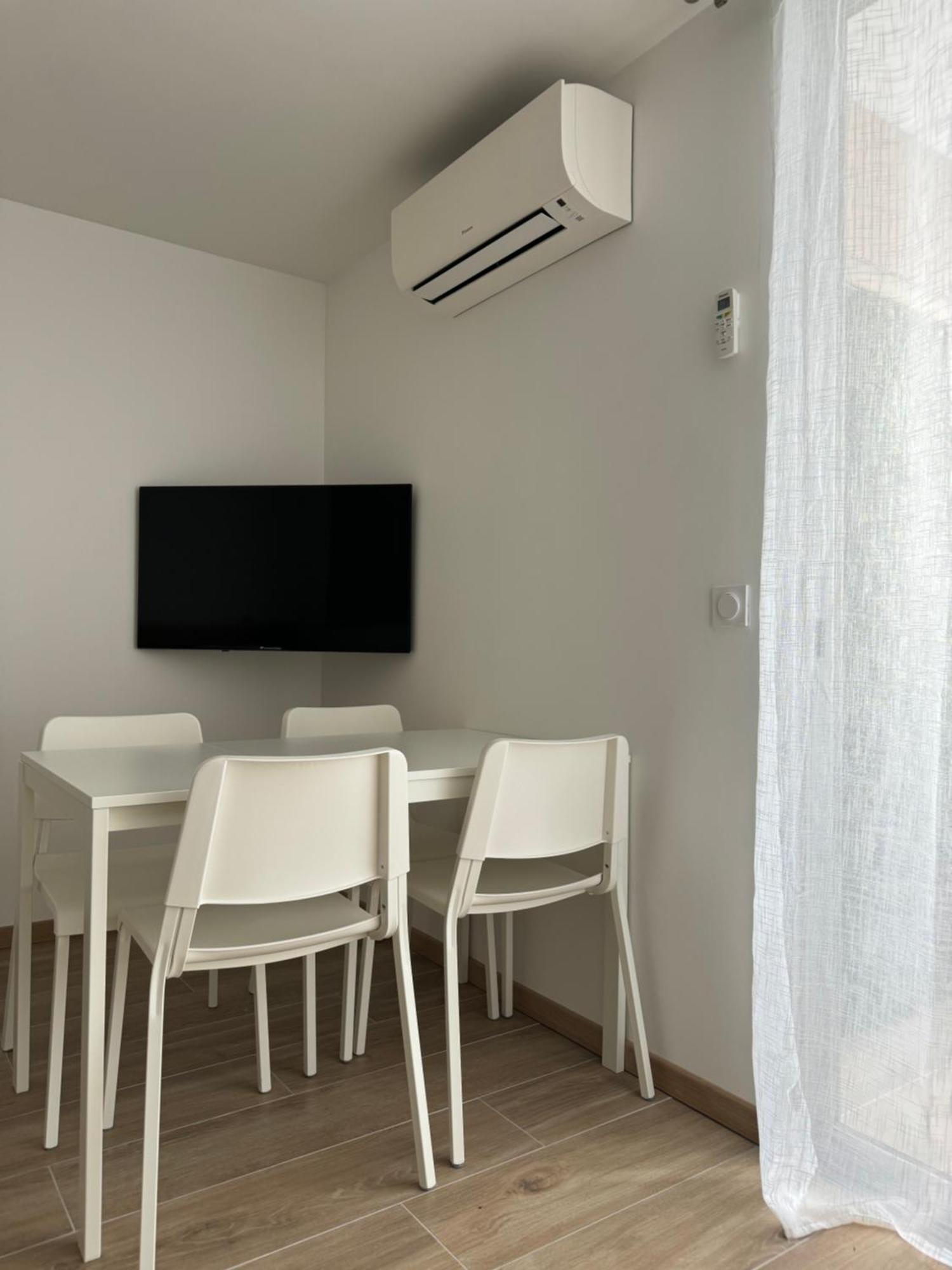 Apartment Azur & Chill - A Proximite Train Bus Aeroport Saint-Laurent-du-Var